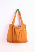 Charger l'image dans la galerie, Crochet mural Pendu - Vert vif