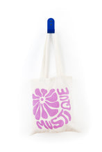 Charger l'image dans la galerie, blue wall hook with with totebag mustique