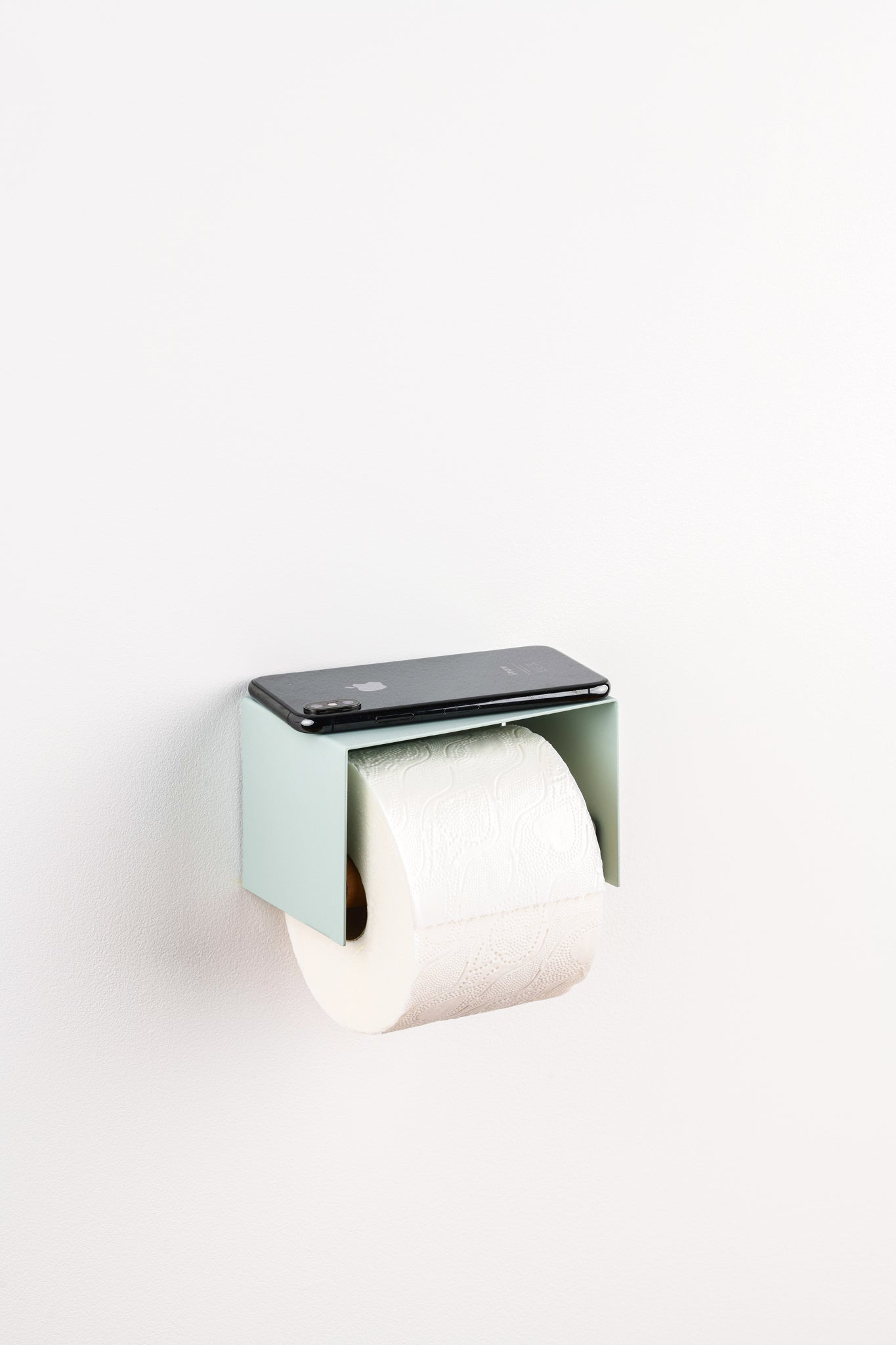 Praia Toilet Paper Holder with Shelf – Sage Green Stainless Steel